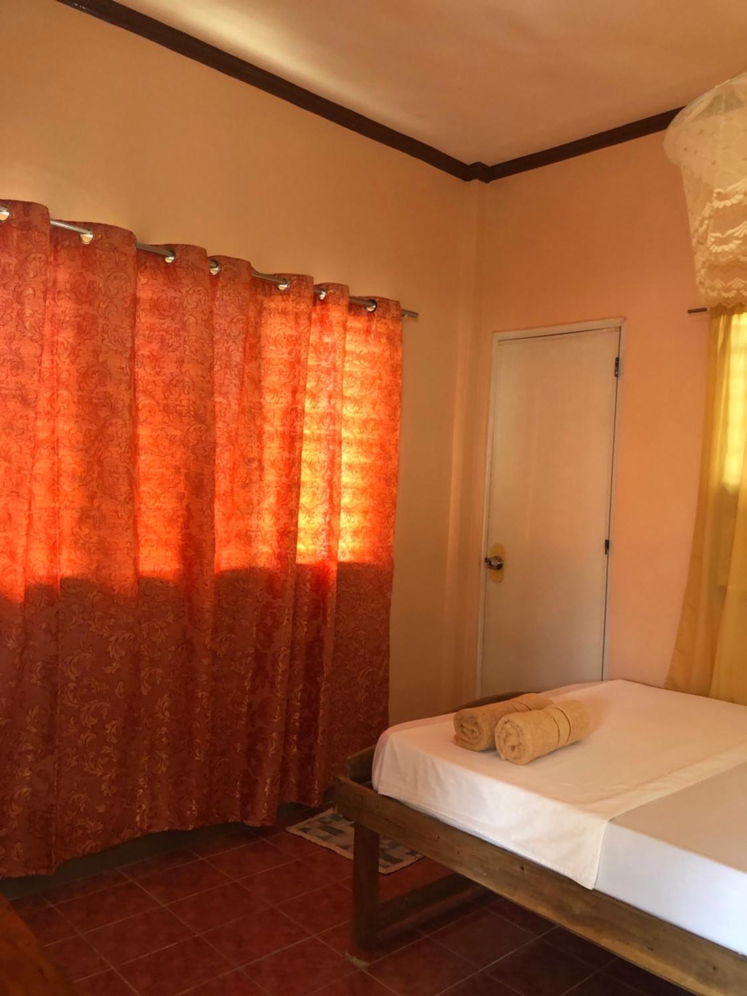 Fely'S Homestay Batuan 외부 사진